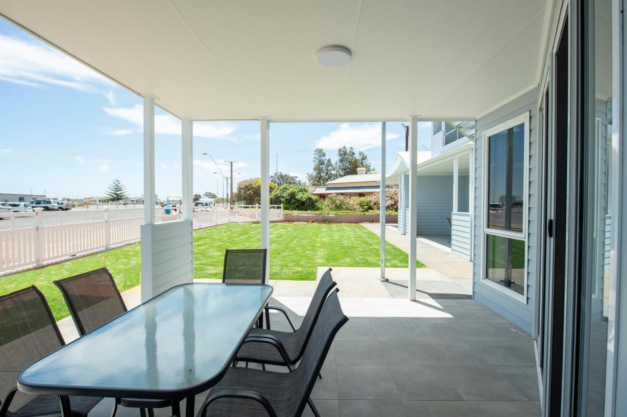 Wallaroo Beachfront Tourist Park ภายนอก รูปภาพ
