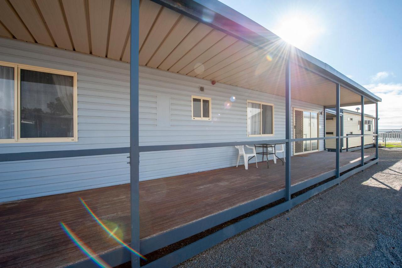 Wallaroo Beachfront Tourist Park ภายนอก รูปภาพ