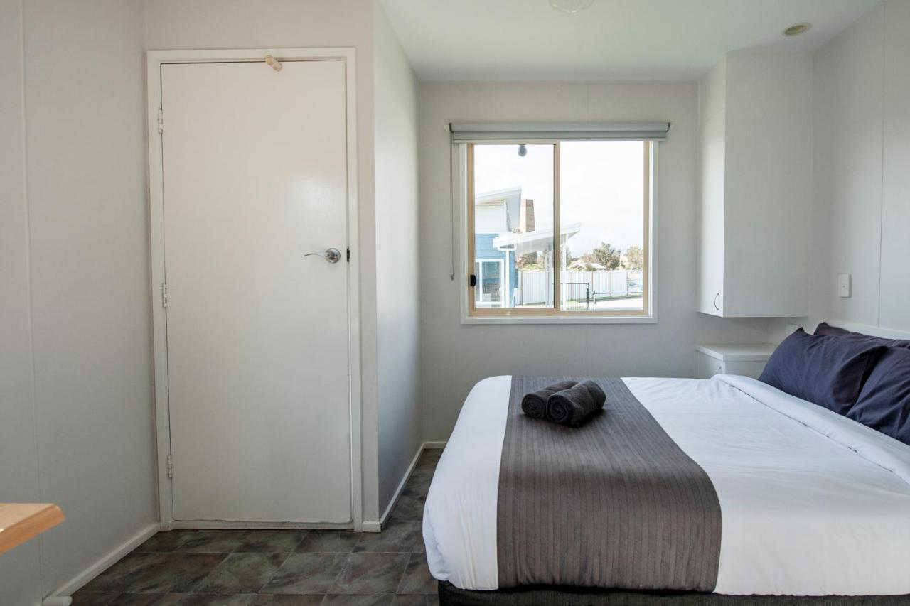 Wallaroo Beachfront Tourist Park ภายนอก รูปภาพ